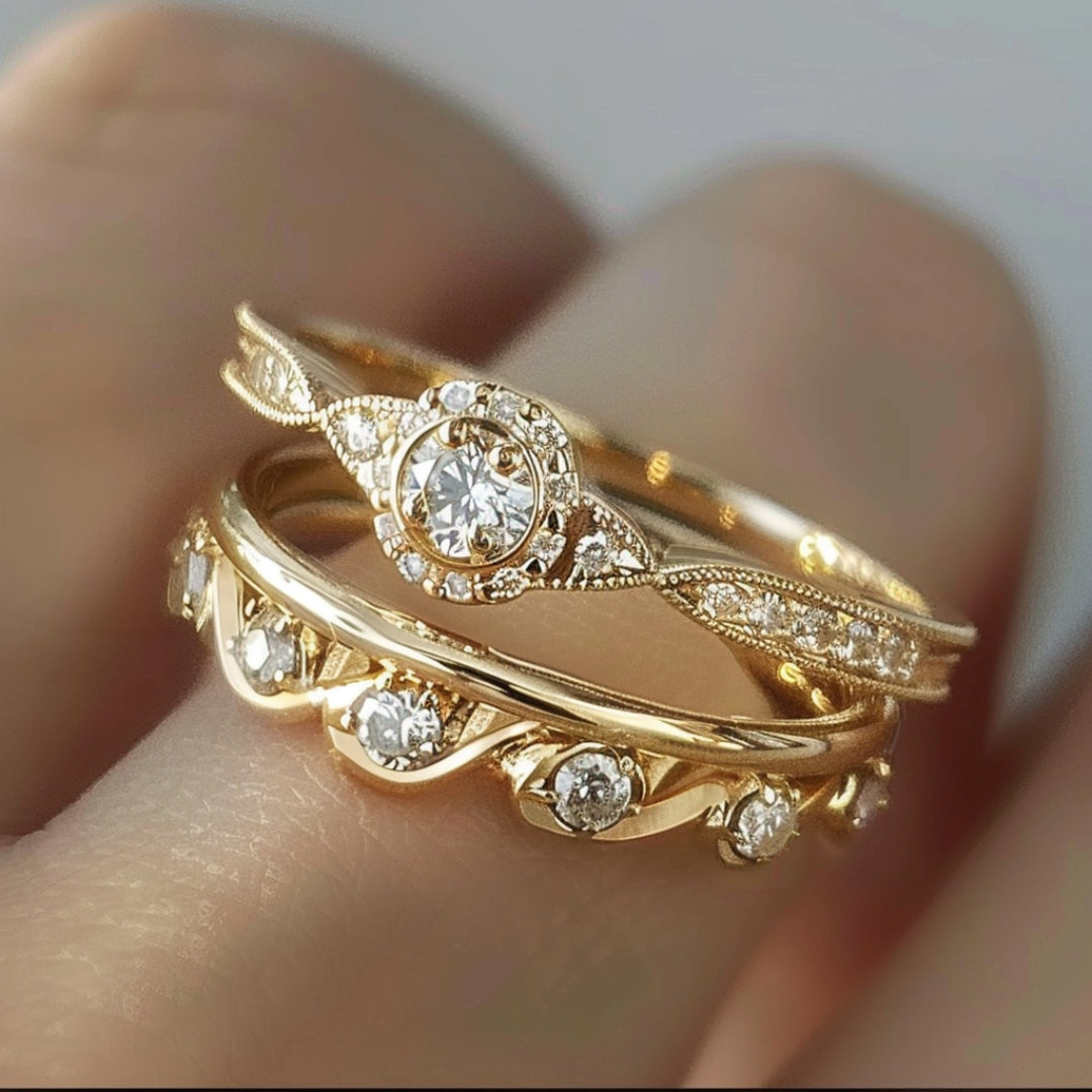 Elegant ring in shiny gold