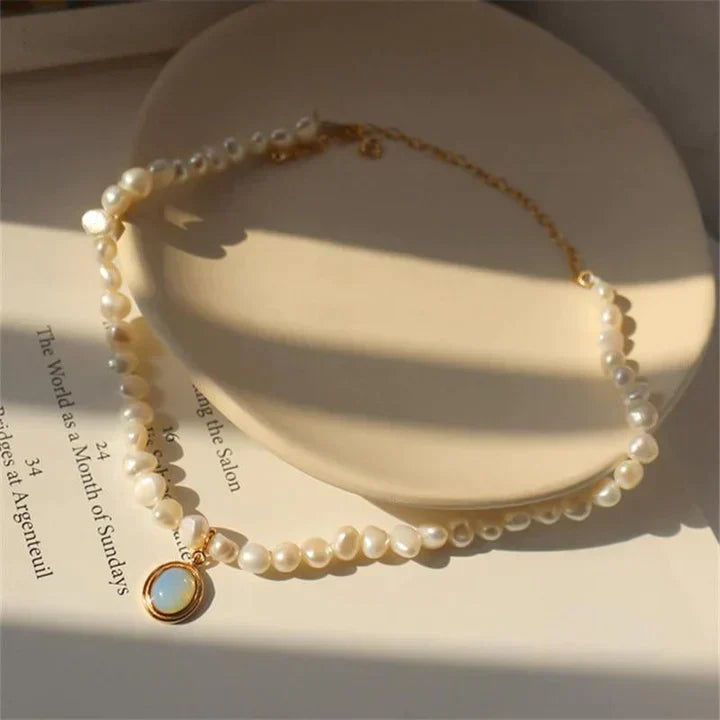 Pearl Necklace with Moonstone in Gold