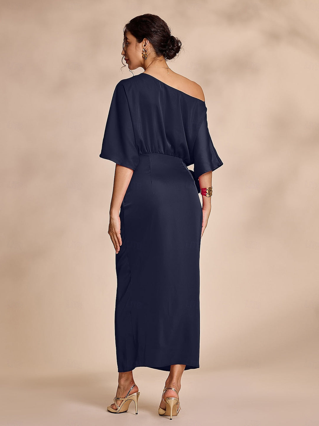 Robe longue portefeuille nouée en satin à épaules tombantes