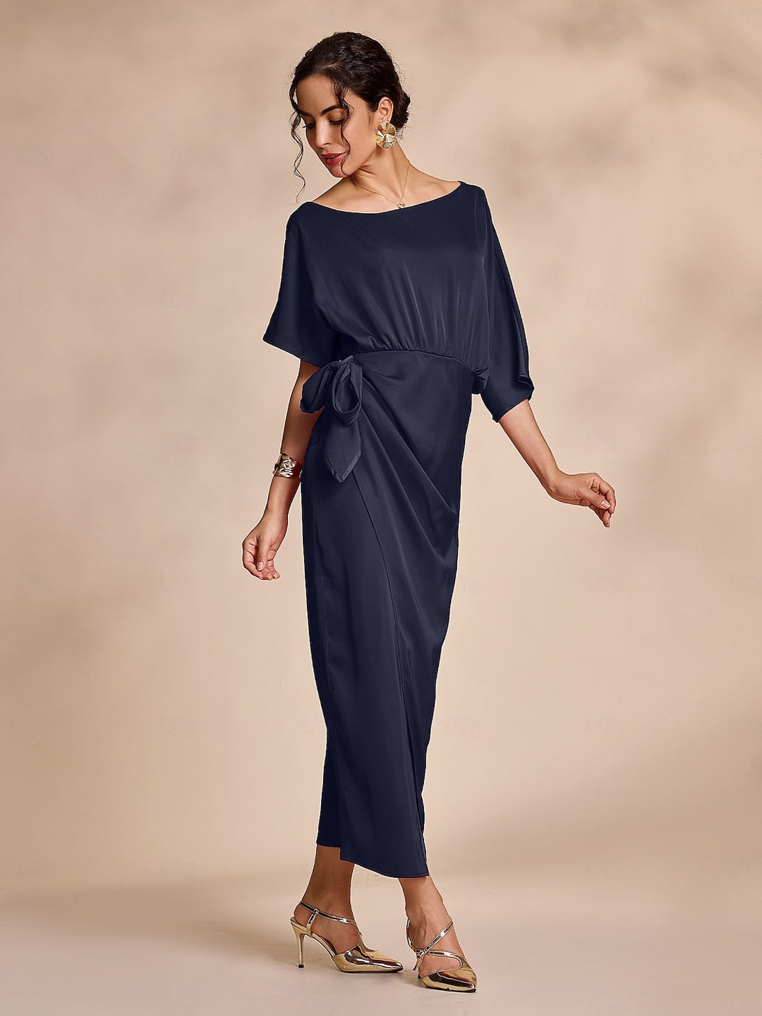 Robe longue portefeuille nouée en satin à épaules tombantes